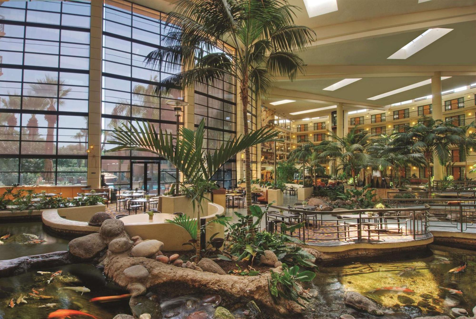 Embassy Suites By Hilton Phoenix Biltmore Esterno foto