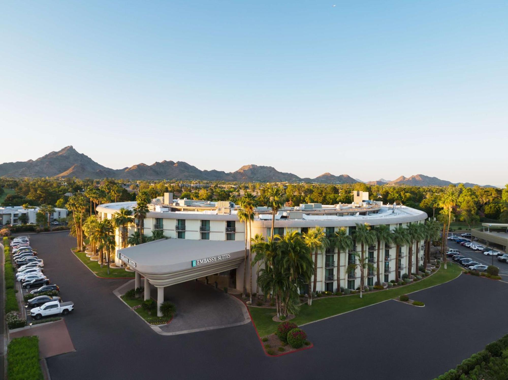 Embassy Suites By Hilton Phoenix Biltmore Esterno foto