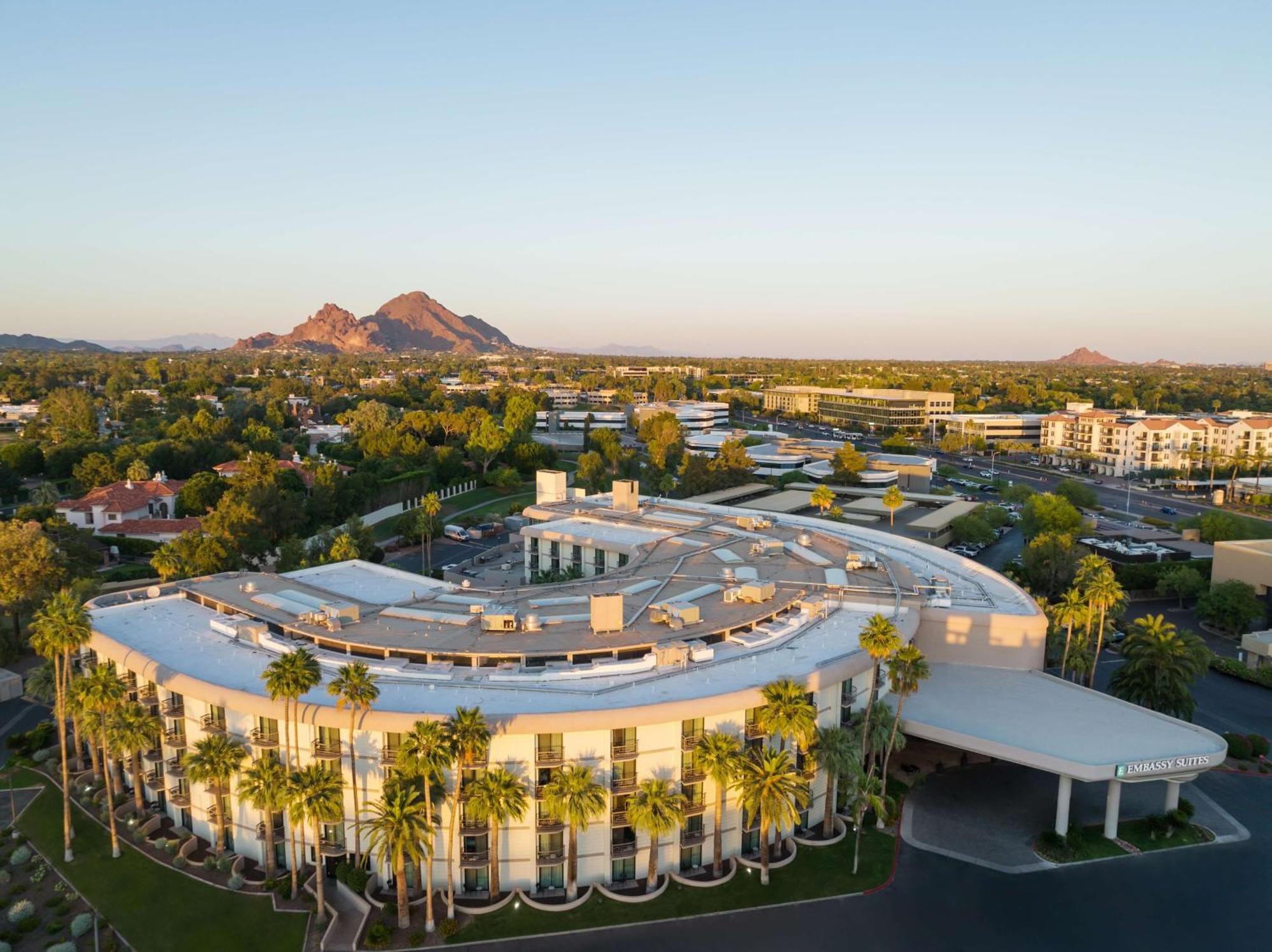 Embassy Suites By Hilton Phoenix Biltmore Esterno foto