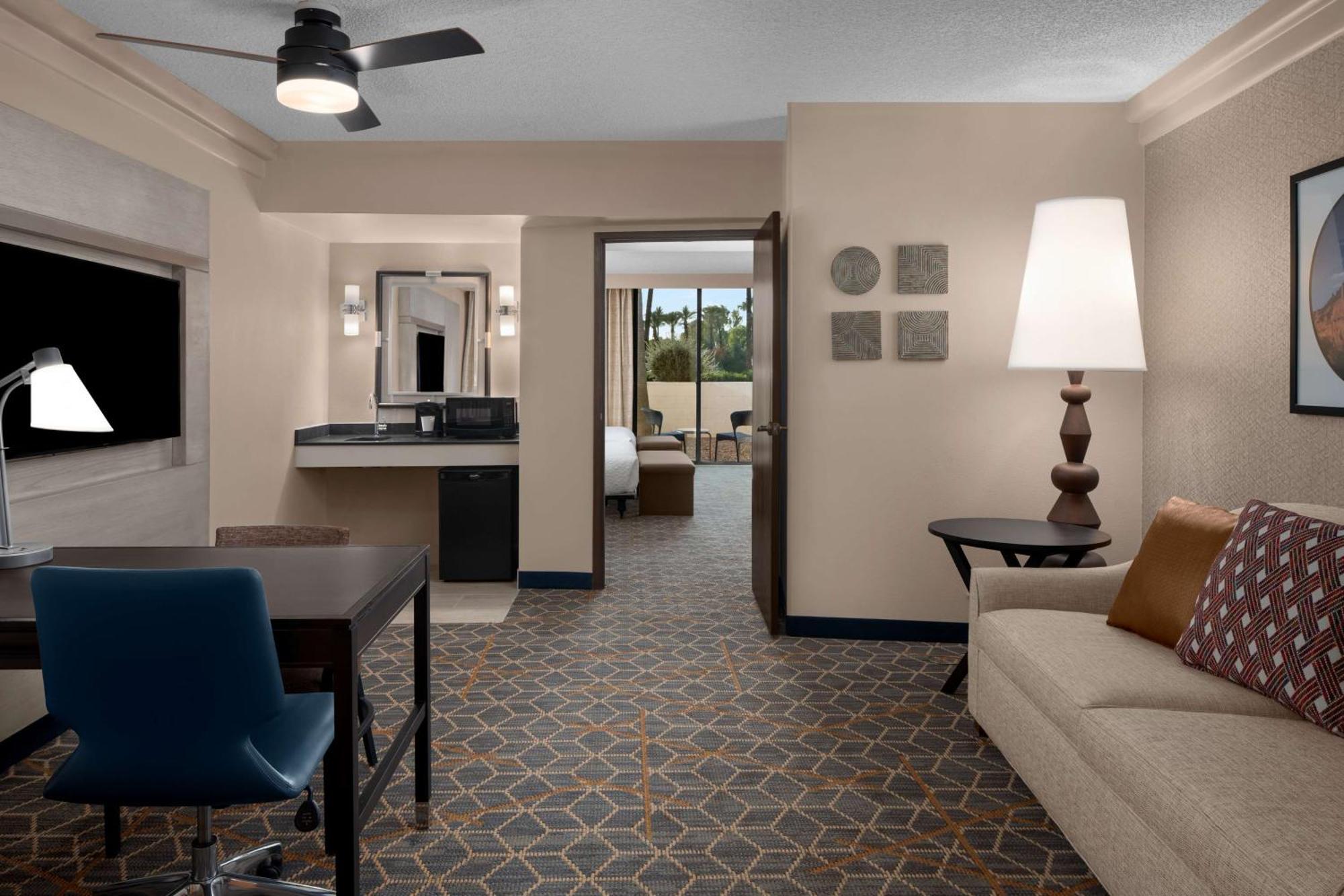 Embassy Suites By Hilton Phoenix Biltmore Esterno foto