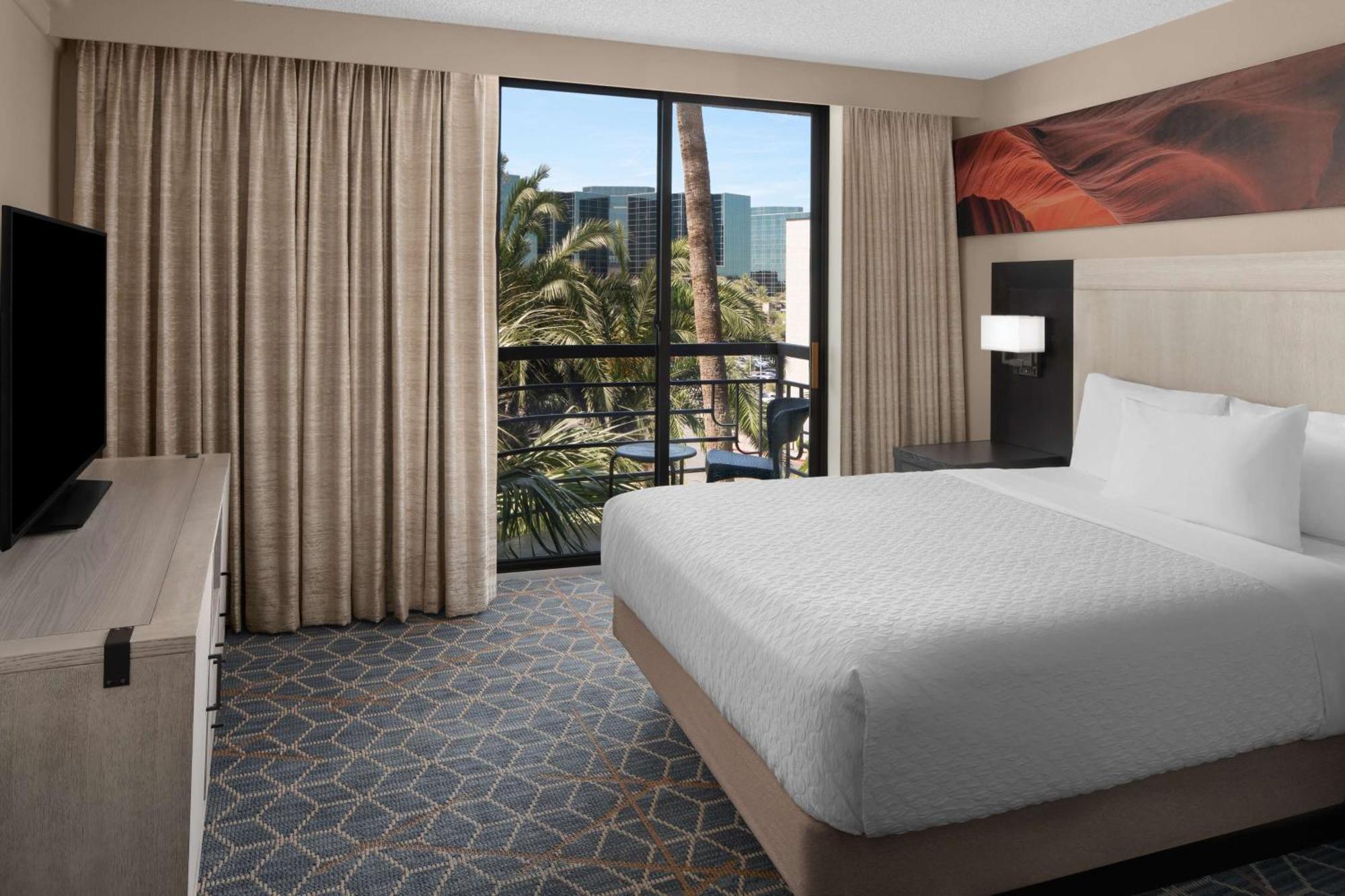 Embassy Suites By Hilton Phoenix Biltmore Esterno foto